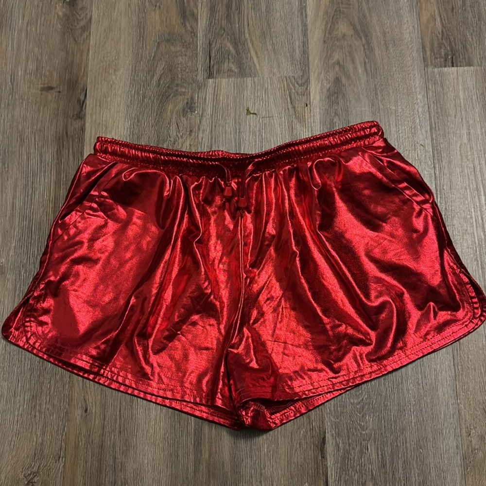 Metallic Shorts with Pockets (red) - Picture 4 of 5